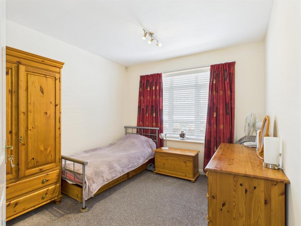 bed 3 .jpg
