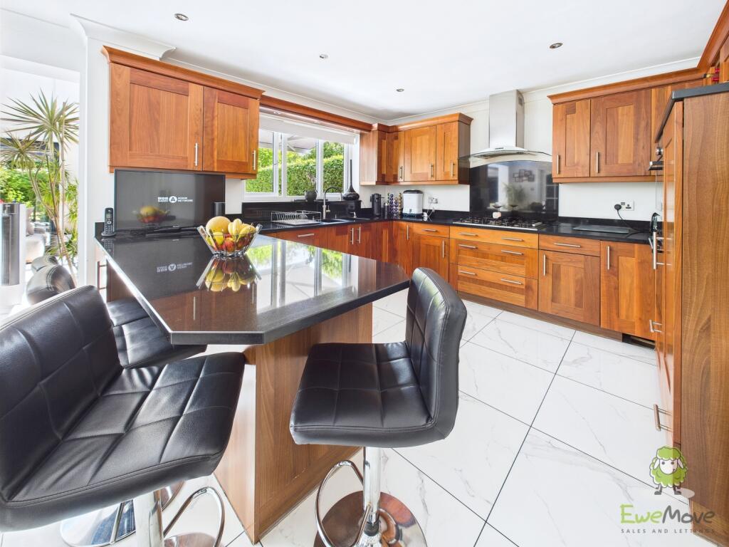 CAM01543G0-PR0141-STILL044