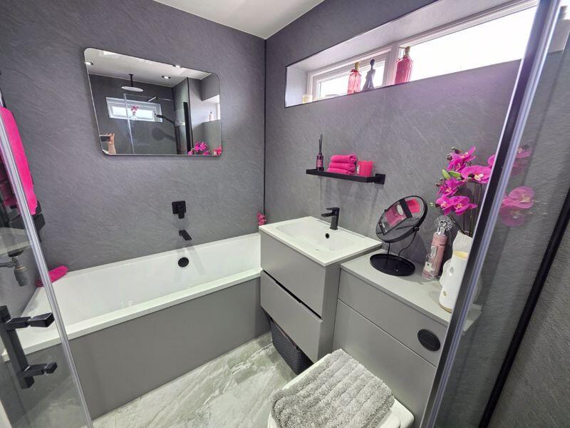 Bathroom/Shower Room
