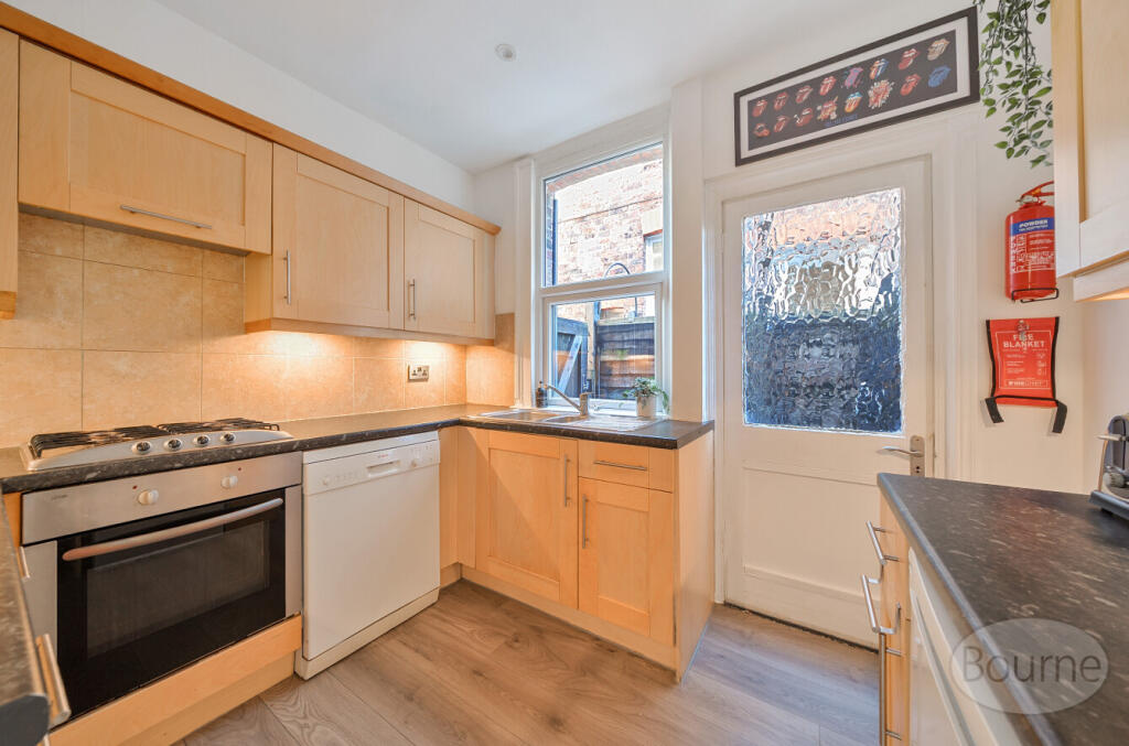 f8a3d04b-43d9-476...