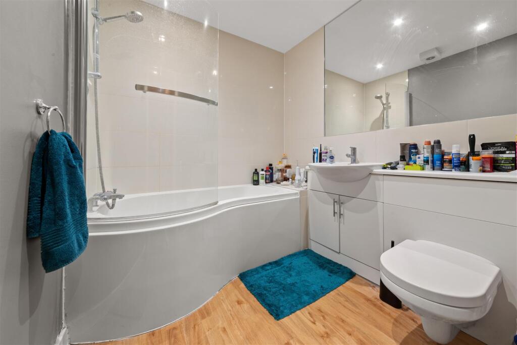 Apartment 3 Oak House 1.jpg