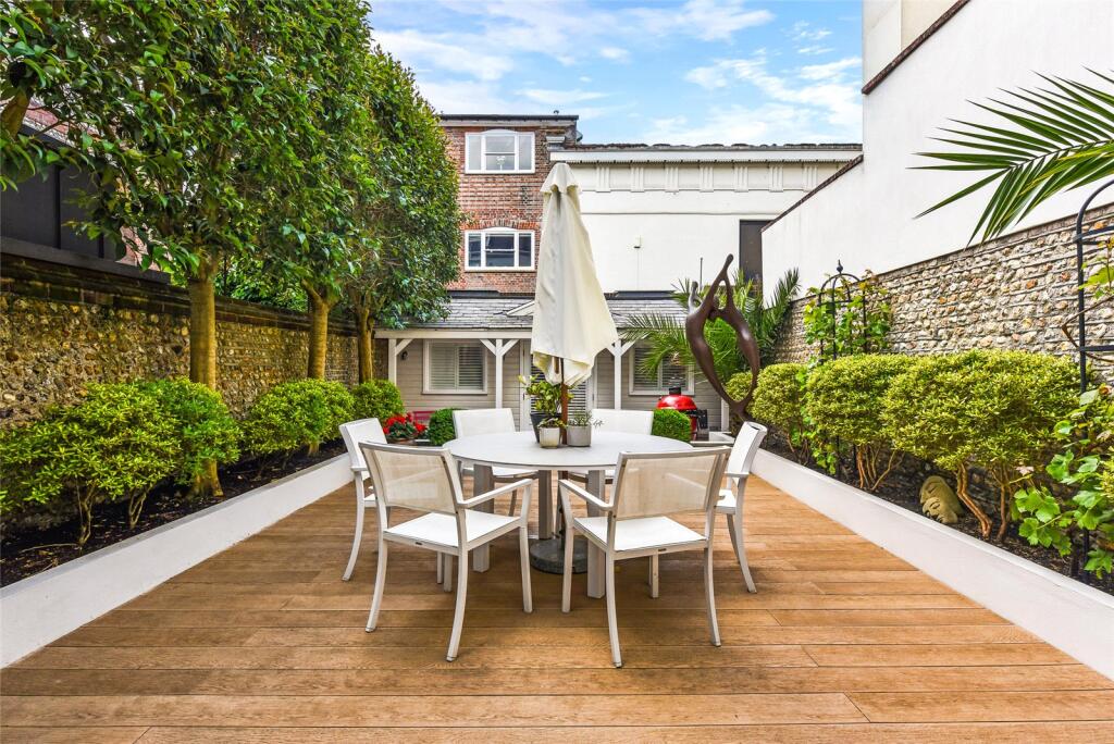 West Facing Garden