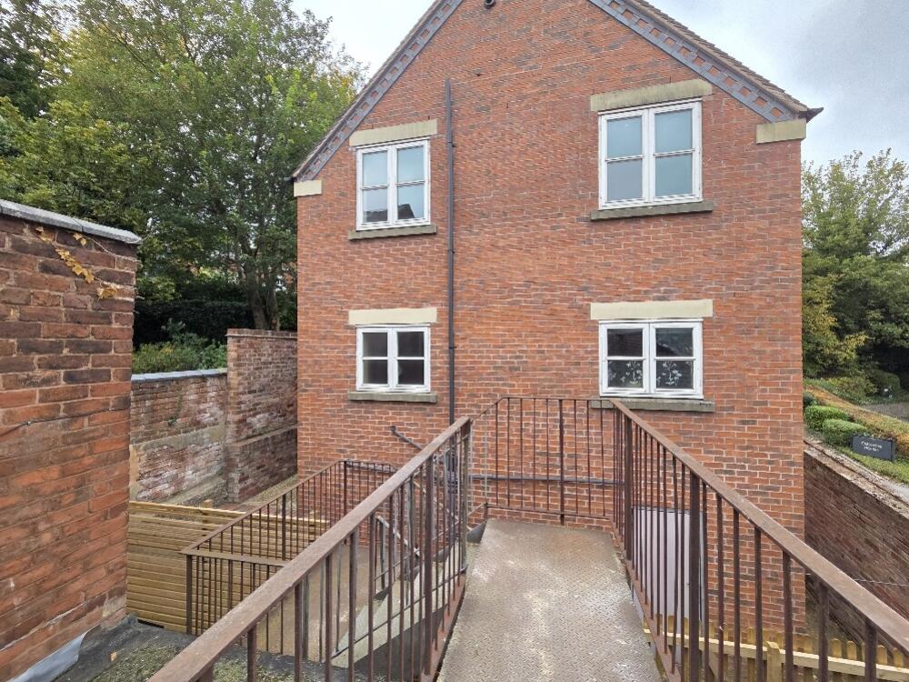 20251009_143505_resized