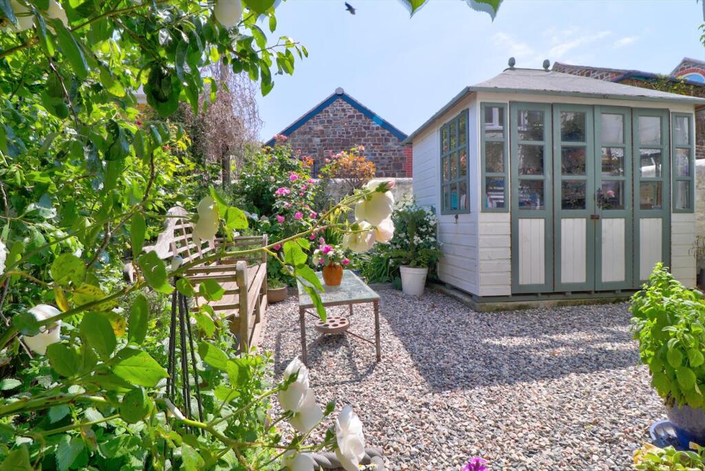 Rear garden new iii.jpg