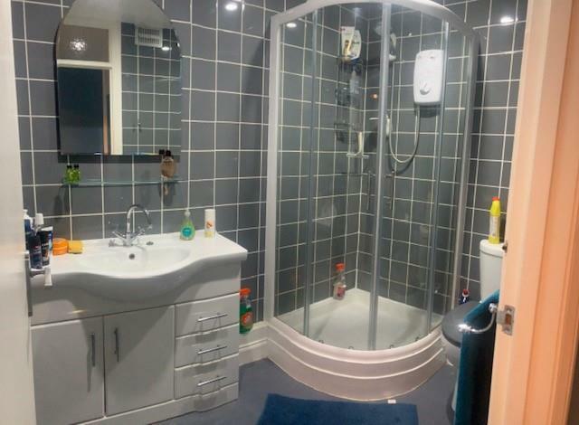 Shower room.jpg