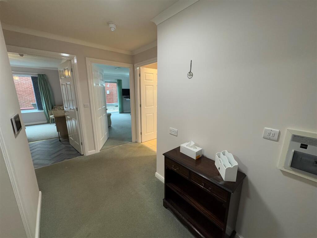 entrance hallway.jpg