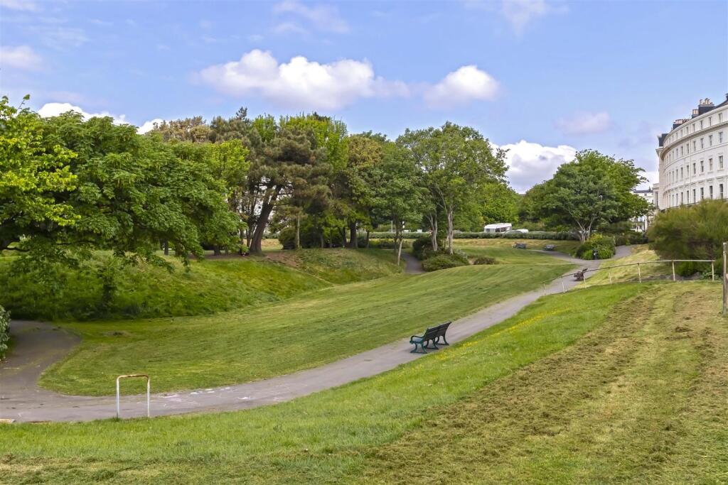 Adelaide Crescent_39.jpg