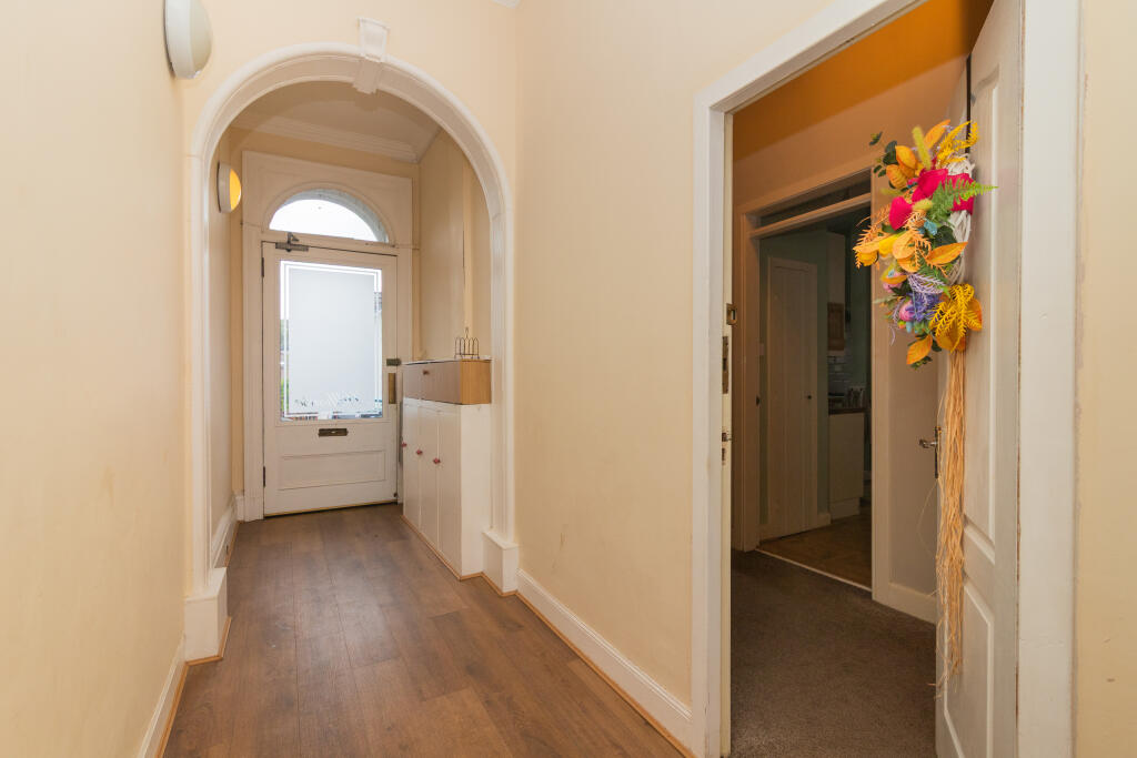 Flat 2 Hill House Stanely Road Paisley PA26HG-11