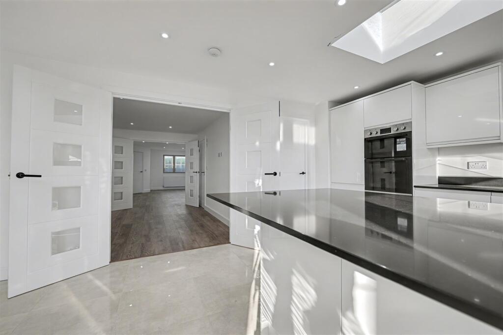 Kitchen through.jpeg