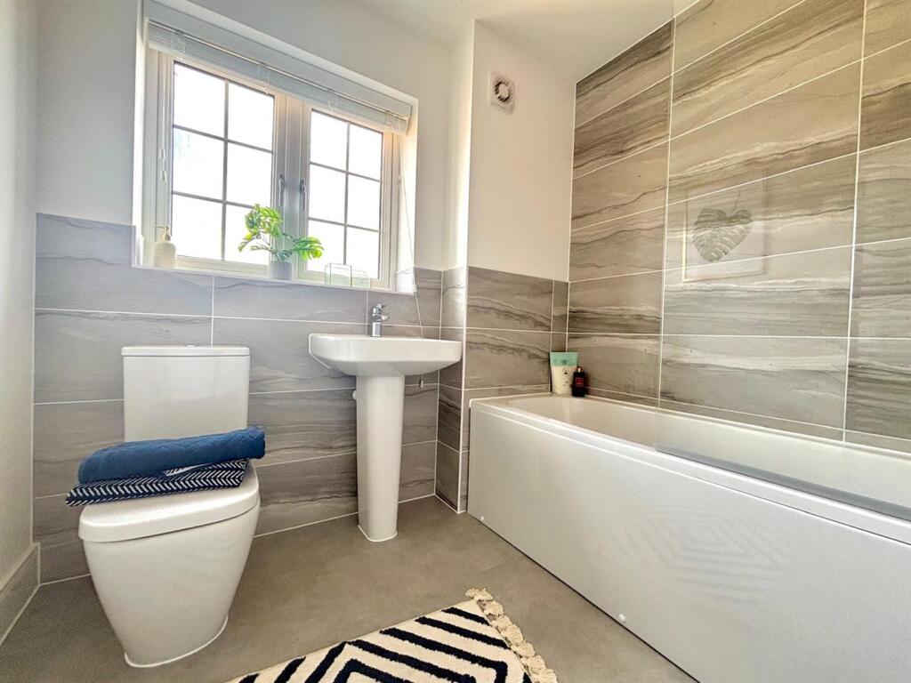 WhatsApp Image 2025-09-09 at 16.00.35_b50d3e19.jpg