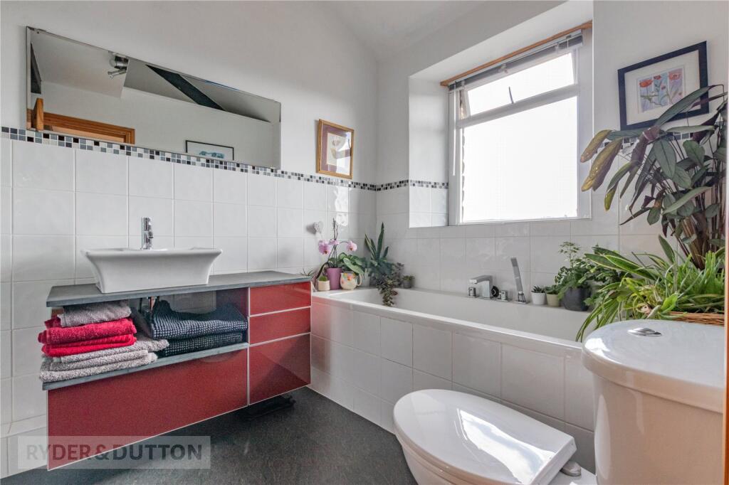 En-Suite Bathroom