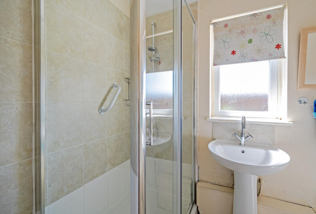 16-6819ec3c1b477-...