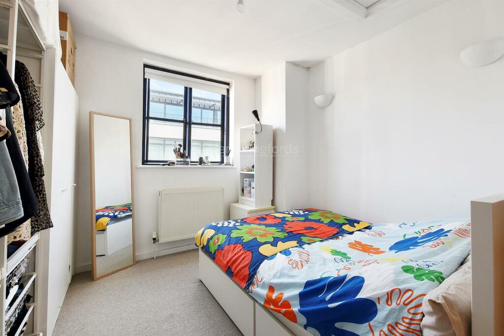 03-b6f3GCHMF - 47 Bentley Road - Bedroom  -Origina
