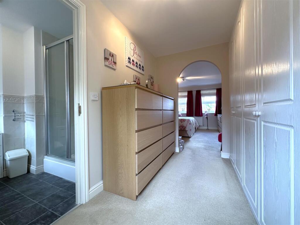 Dressing Room Into En-Suite 358