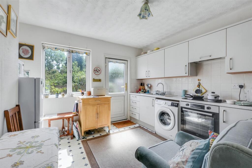 Kitchen_1.jpeg