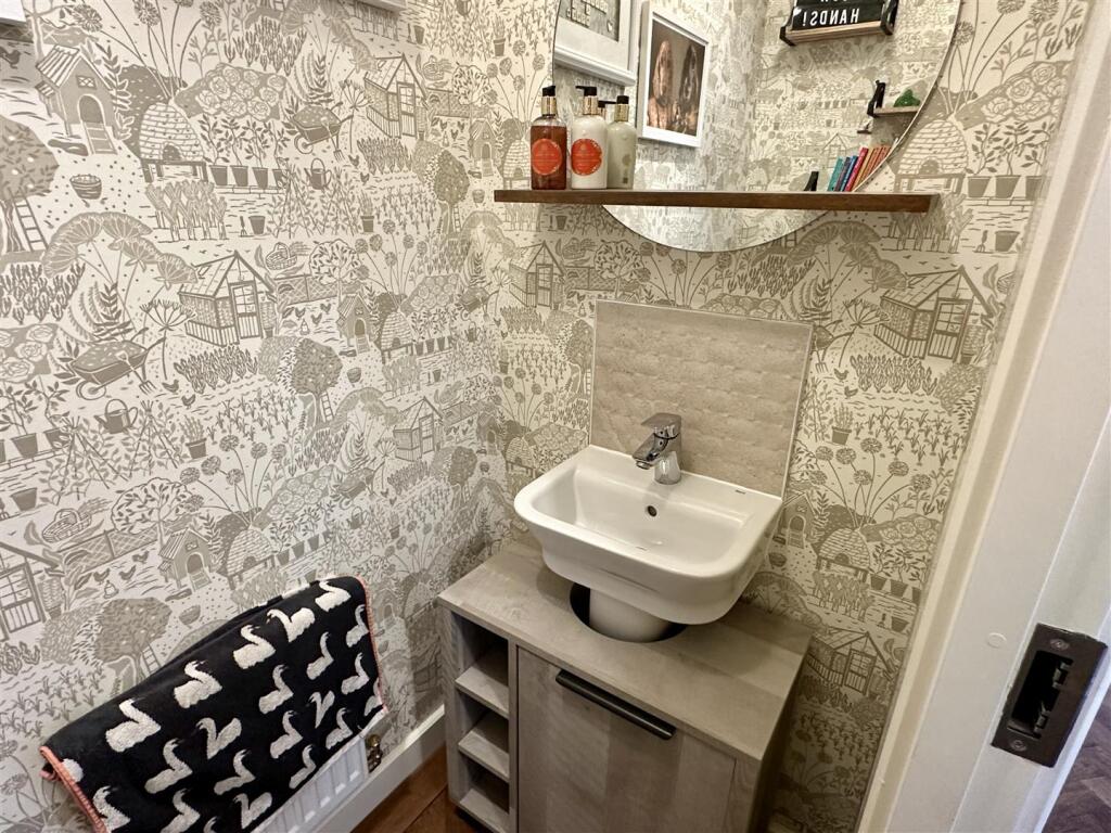 downstairs wc