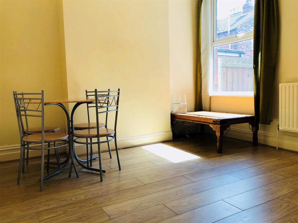 2) 3 Melbourne Street Dining Room 23.10.2018.jpg
