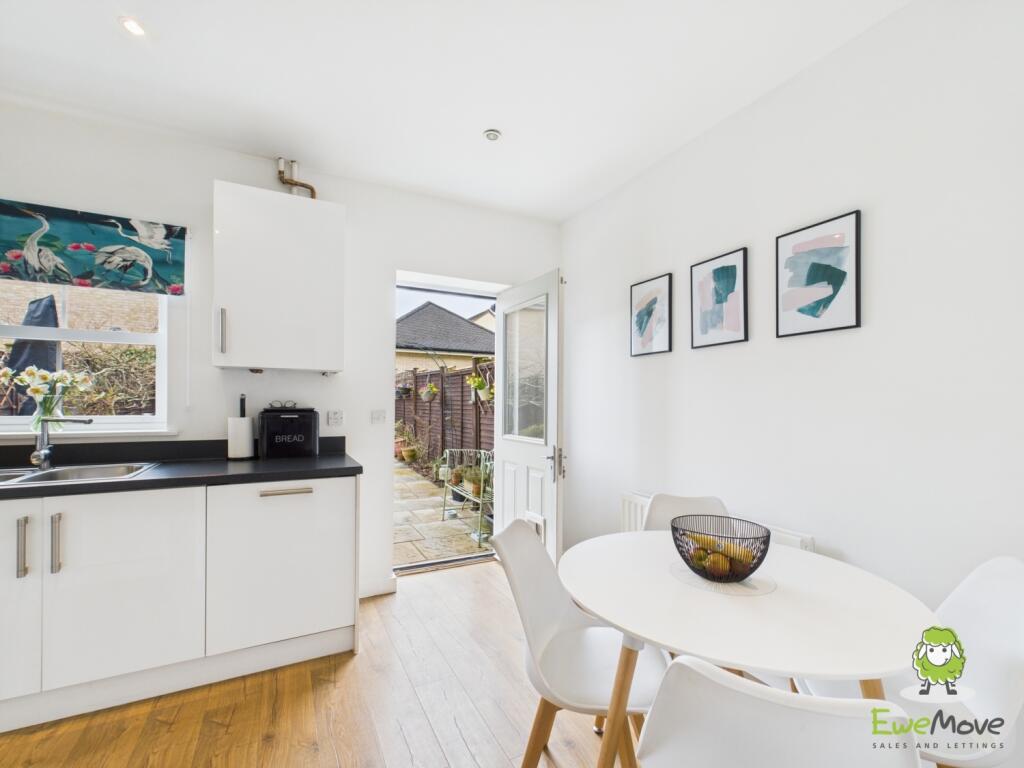 CAM03778G0-PR0191-STILL009