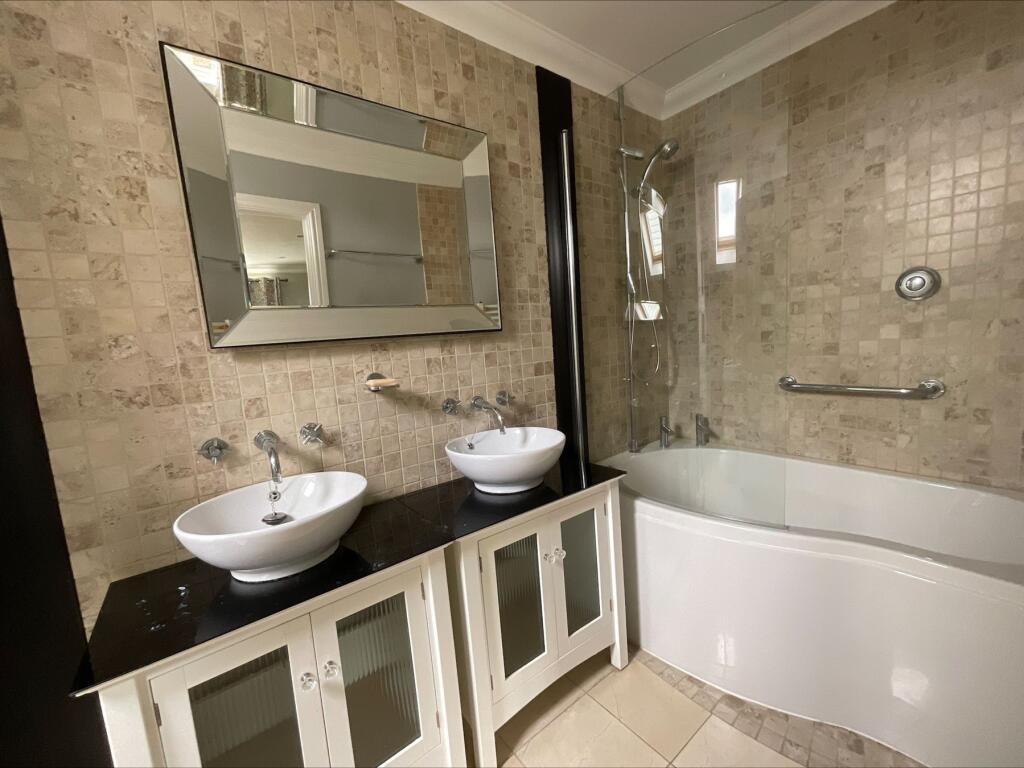 En Suite Bathroom