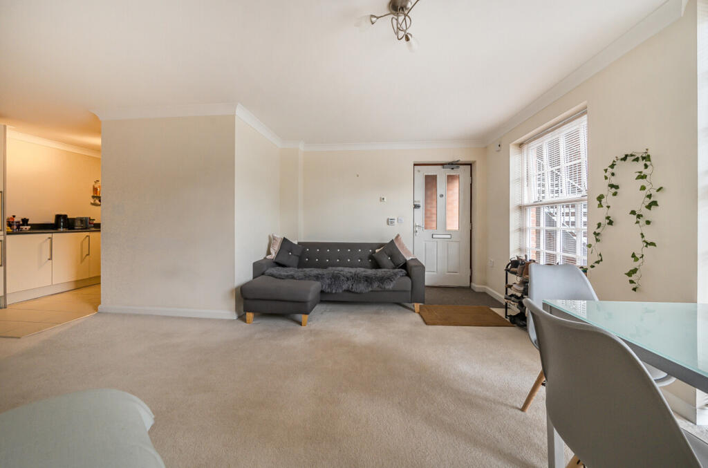 Sitting/Dining Room