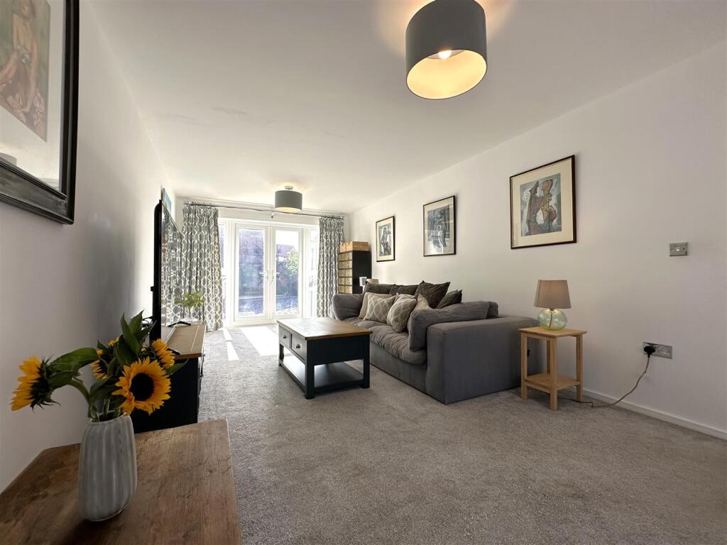 Generous Living Room 930