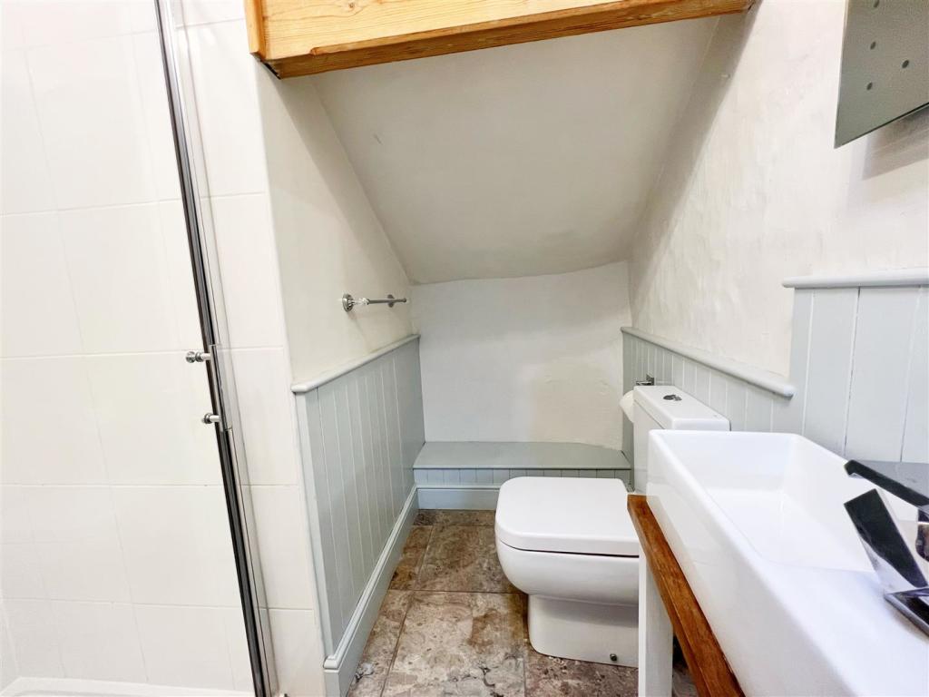 Shower Room.jpg