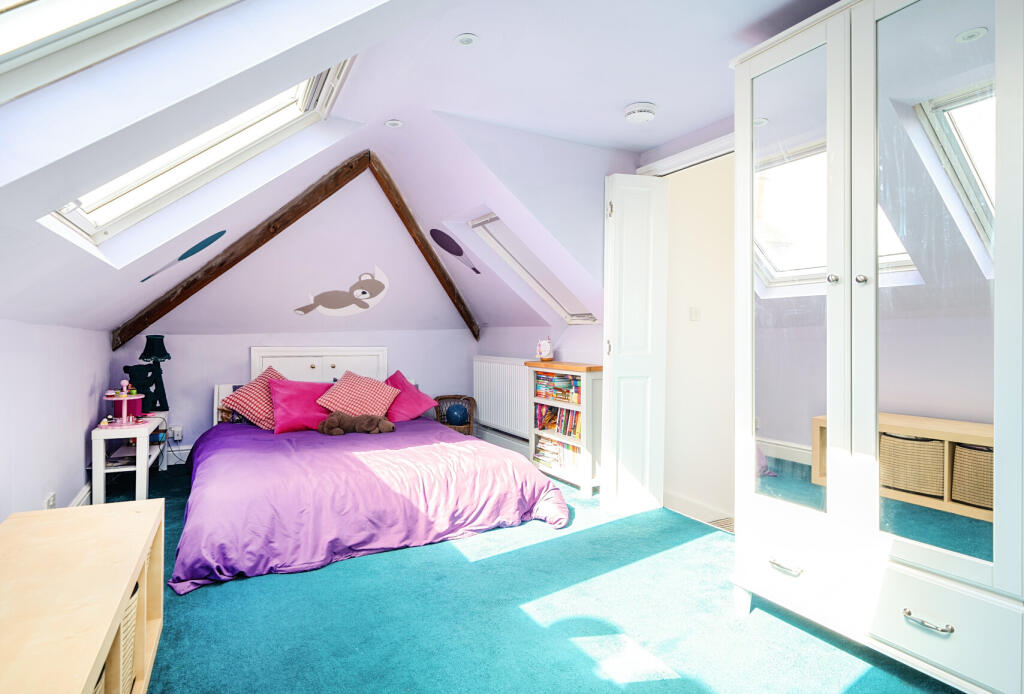 1346868-21-68bedb...