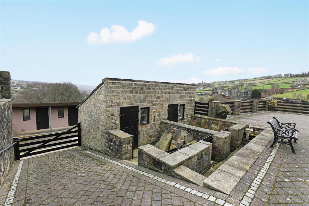 Acre Farm.08.Photoneg.co.uk.jpg