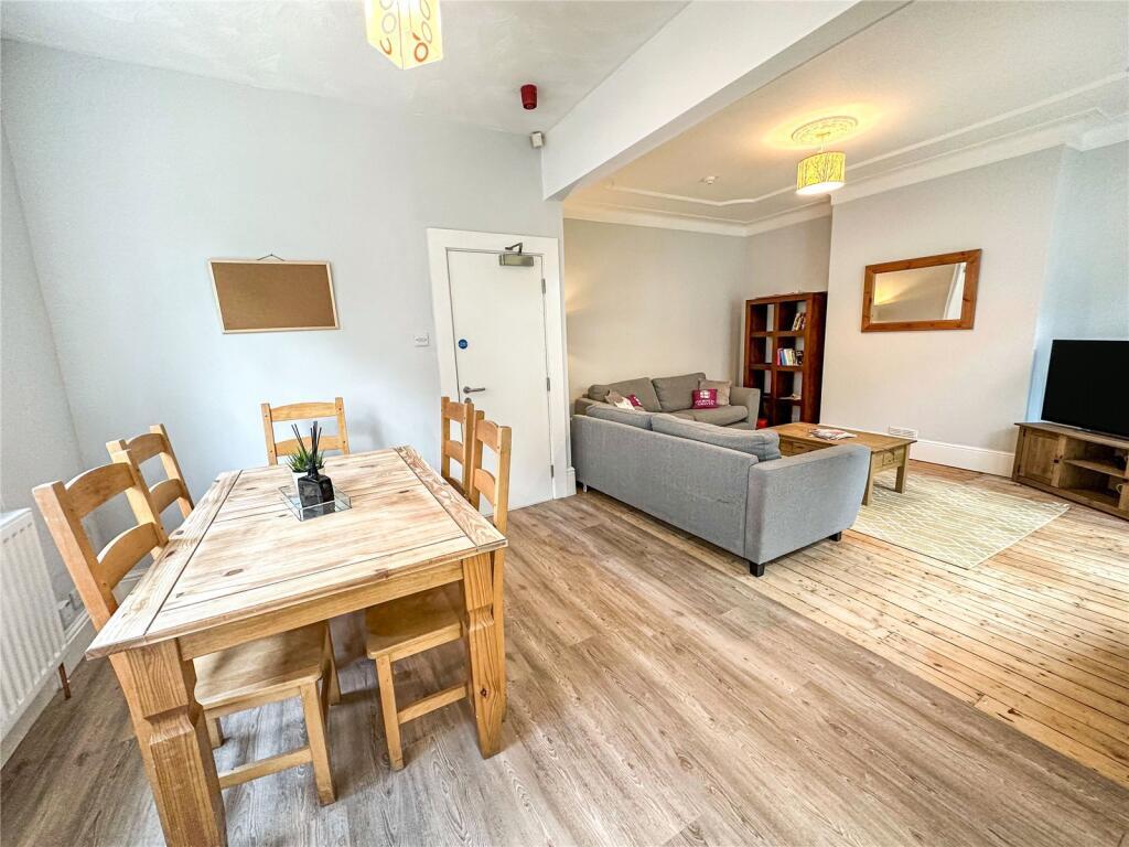 Call us to view this 5 bed in Cheam, SM3