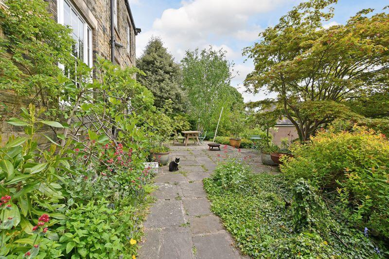 Wraparound Garden 