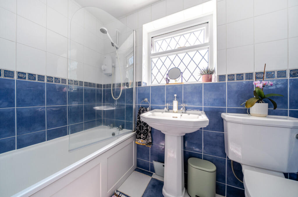 1306803-7-6852de5...