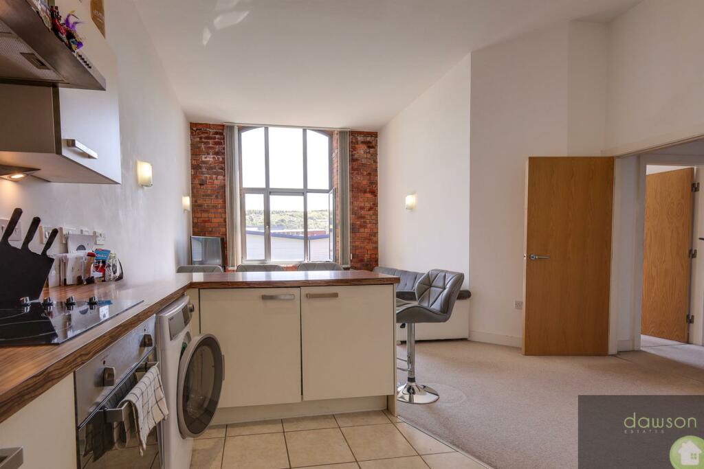 Lounge/Kitchen
