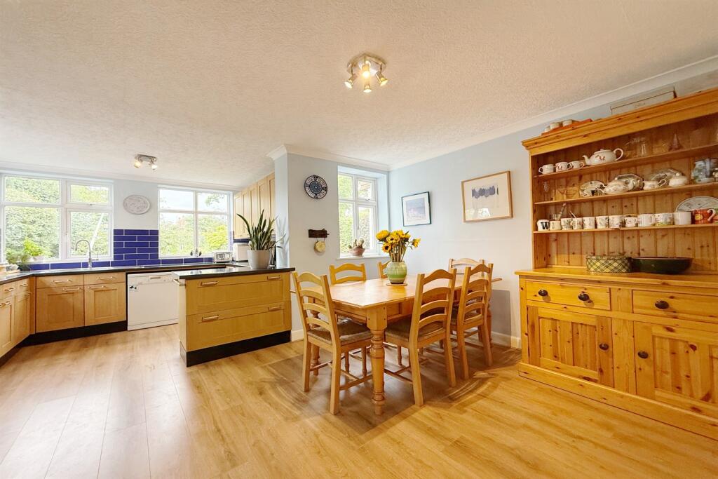 Kitchen Breakfast Ro