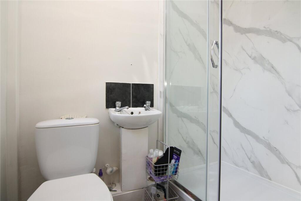 G F Shower Room