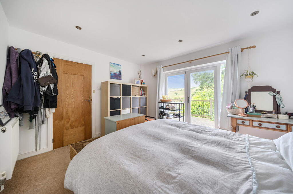 1313583-12-685a86...