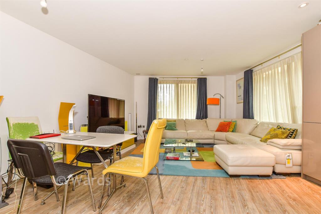 Lounge/ Diner/ Kitchen