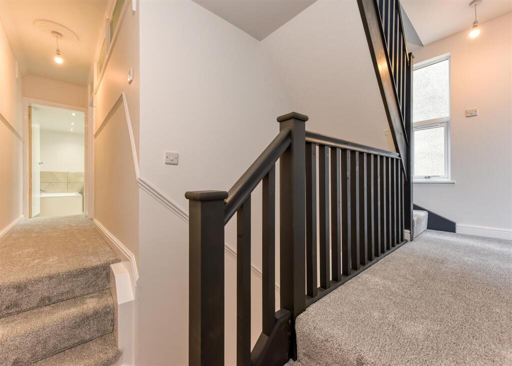 100 Jeffcock Road-Landing (2).jpg