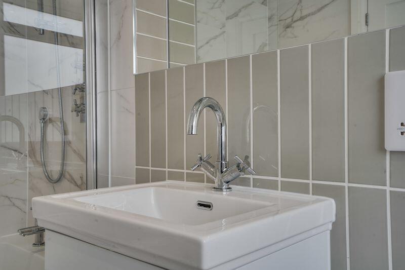 Bathroom vanity unit