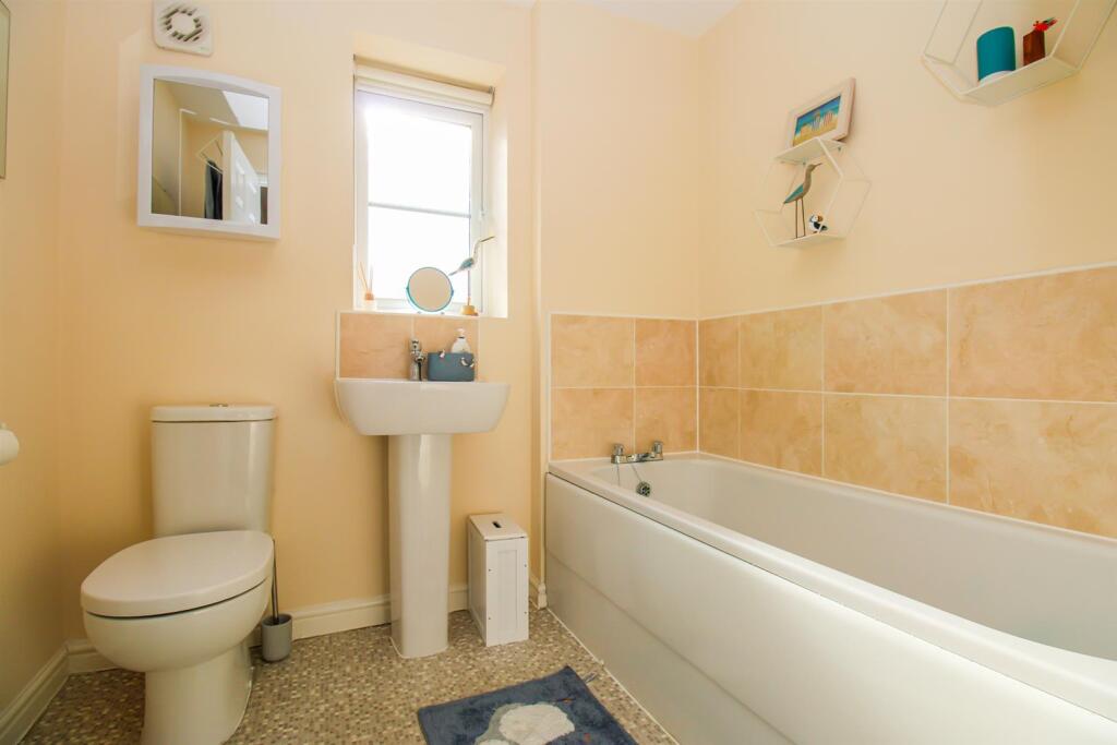 BATHROOM/W.C.