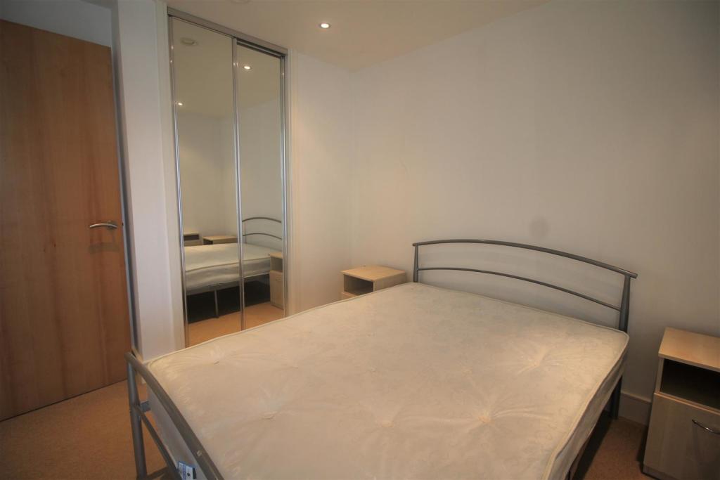 bedroom 2 .jpg