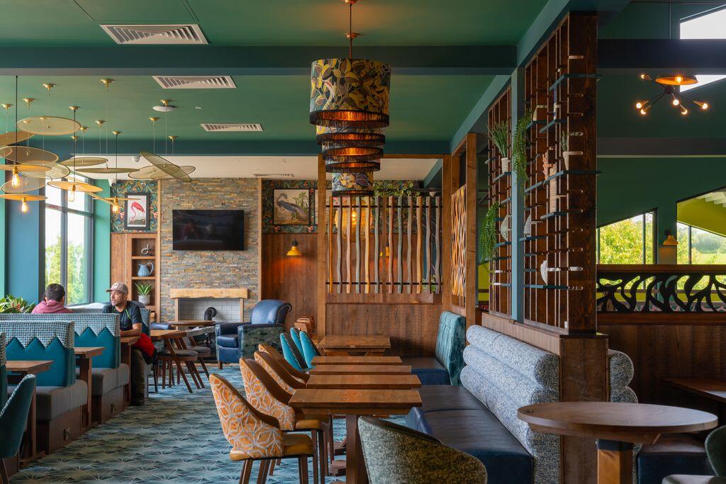 2023 Devon Hedley Wood Restaurant Empty (11)