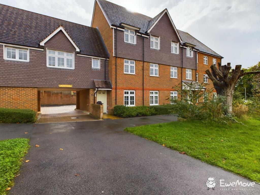 CAM02899G0-PR0040-STILL002