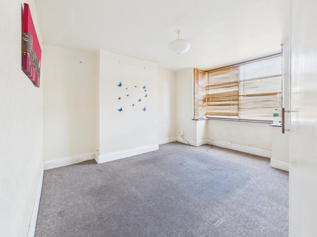 CAM05192G0-PR0125-STILL001