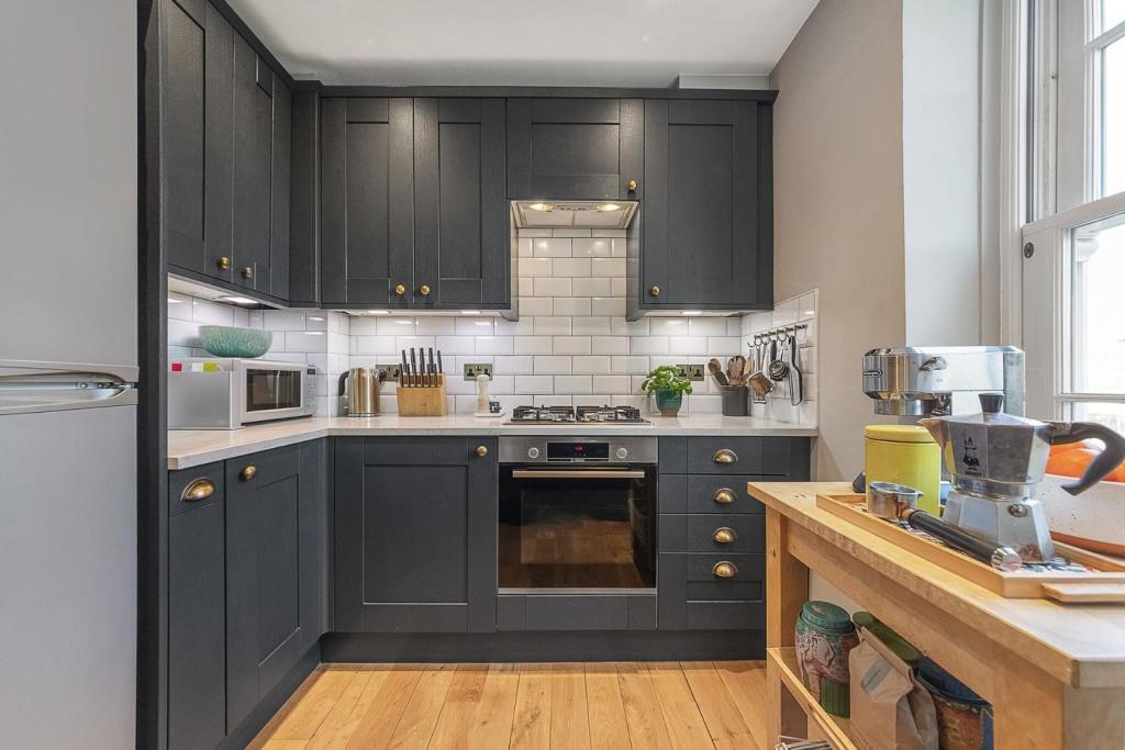 Kitchen (2).jpg
