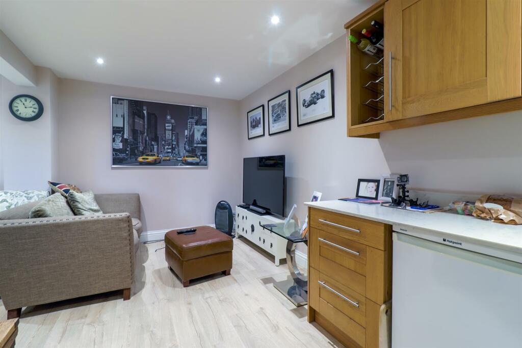 ANNEXX LIVING AREA
