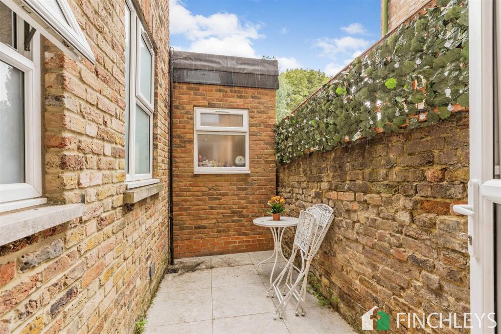 flat2262regentsparkroadlondonn33hn-5.jpg