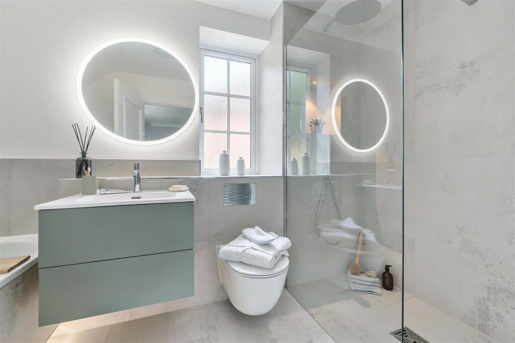 Plot 5 Bedroom 2 En-Suite.jpg