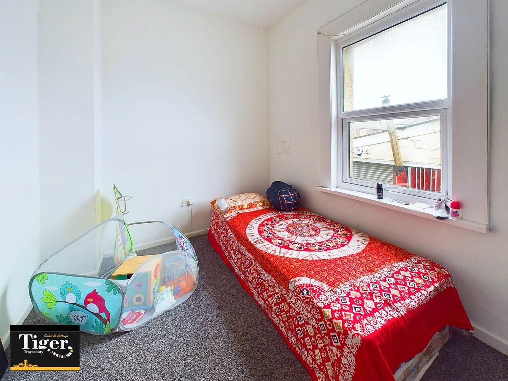 CAM02176G0-PR0461...