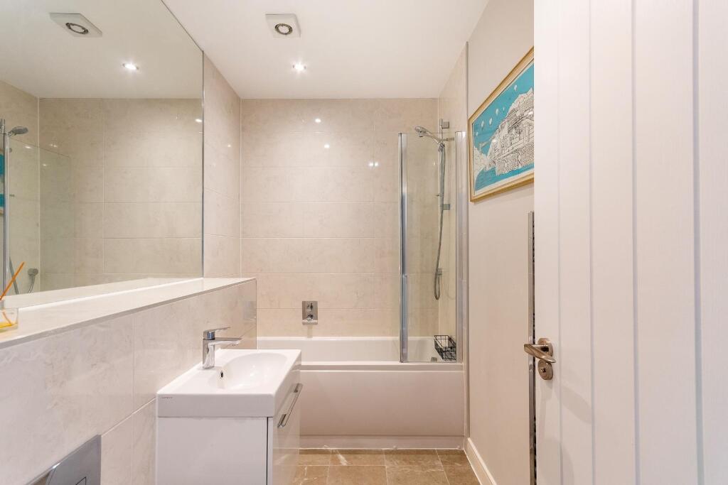 1B4RTN - Bathroom C.jpg