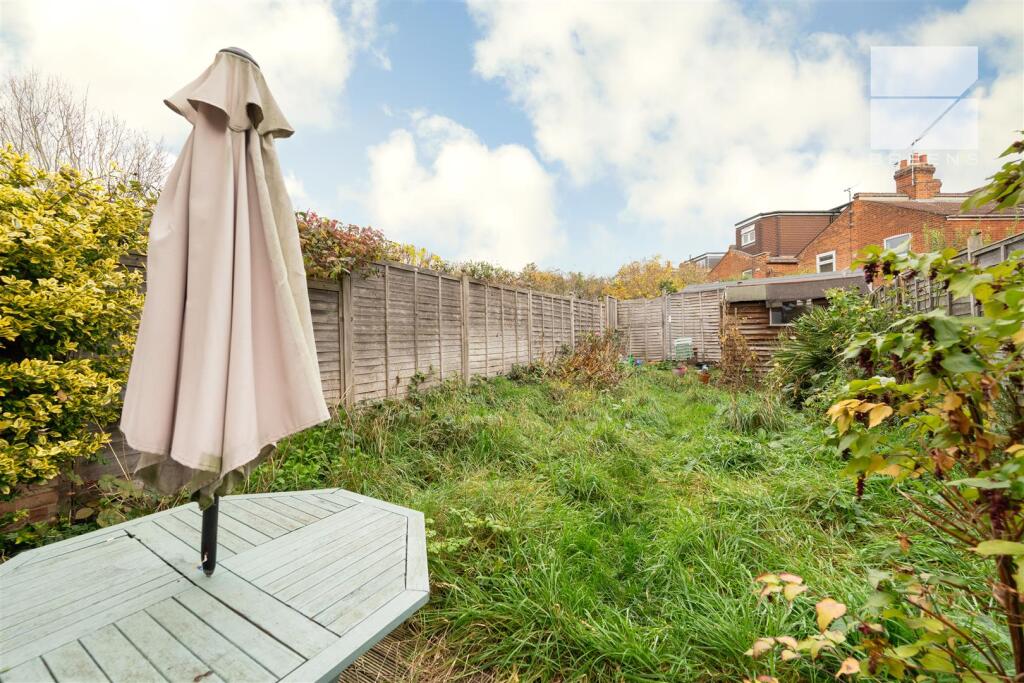 8 Connaught Road_0039.jpg